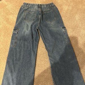 Women’s wide leg with pockets on the side jeans